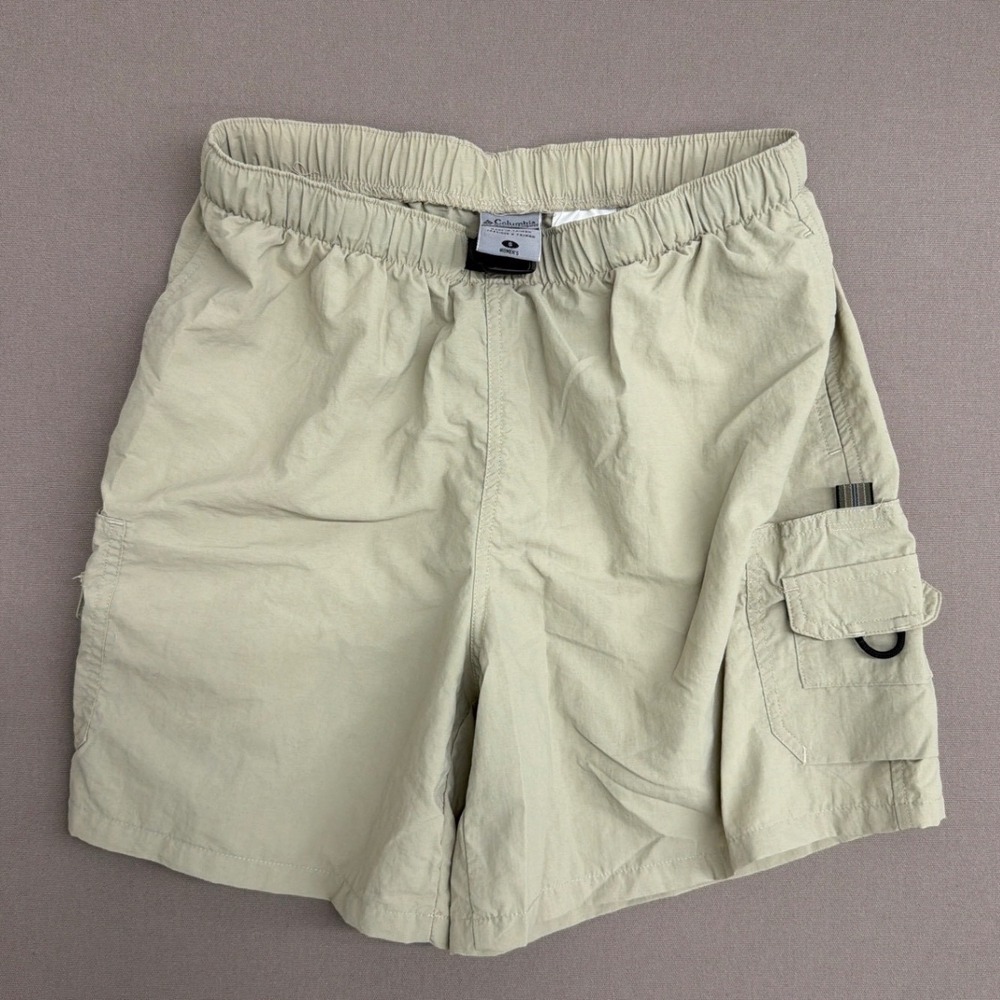 Columbia Womens Khaki Tan Cargo Hiking Shorts Elastic Waist Size Small 1806